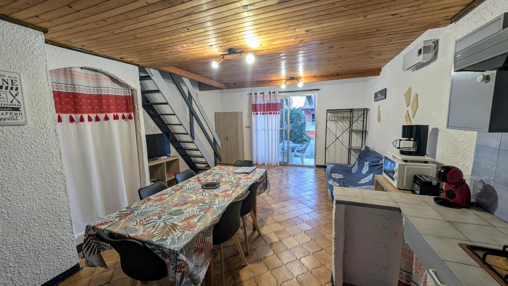 Gite La Capelle Roquefort Des Corbieres Sigean Narbonne Aude Room photo